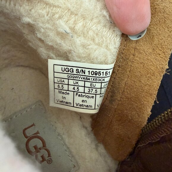 UGG Benson II waterproof ankle boot in brown leather buckle strap curly wool 6.5 - Picture 13 of 13